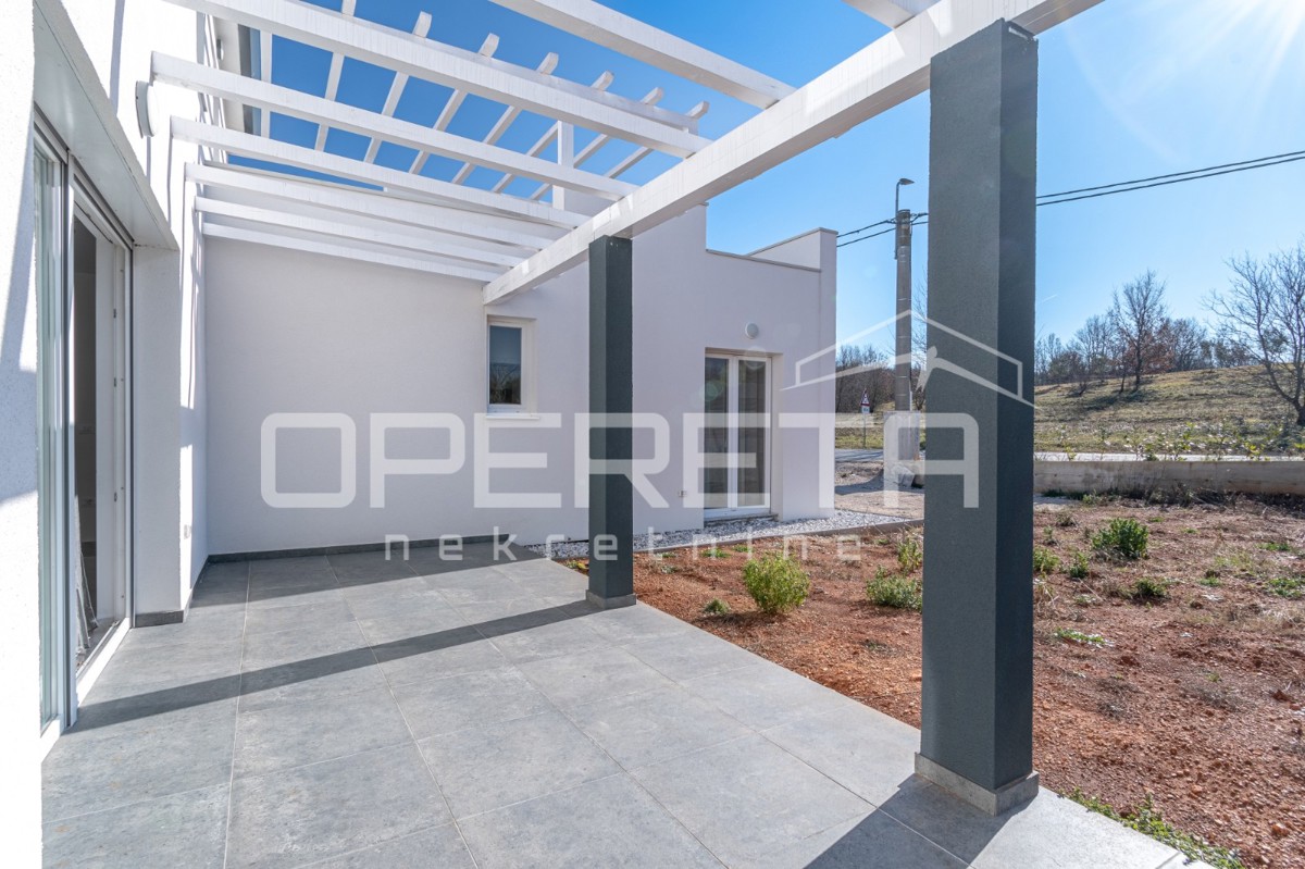 Vendita, Casa, Momjan, Momjan, Edificio doppio, 231m2