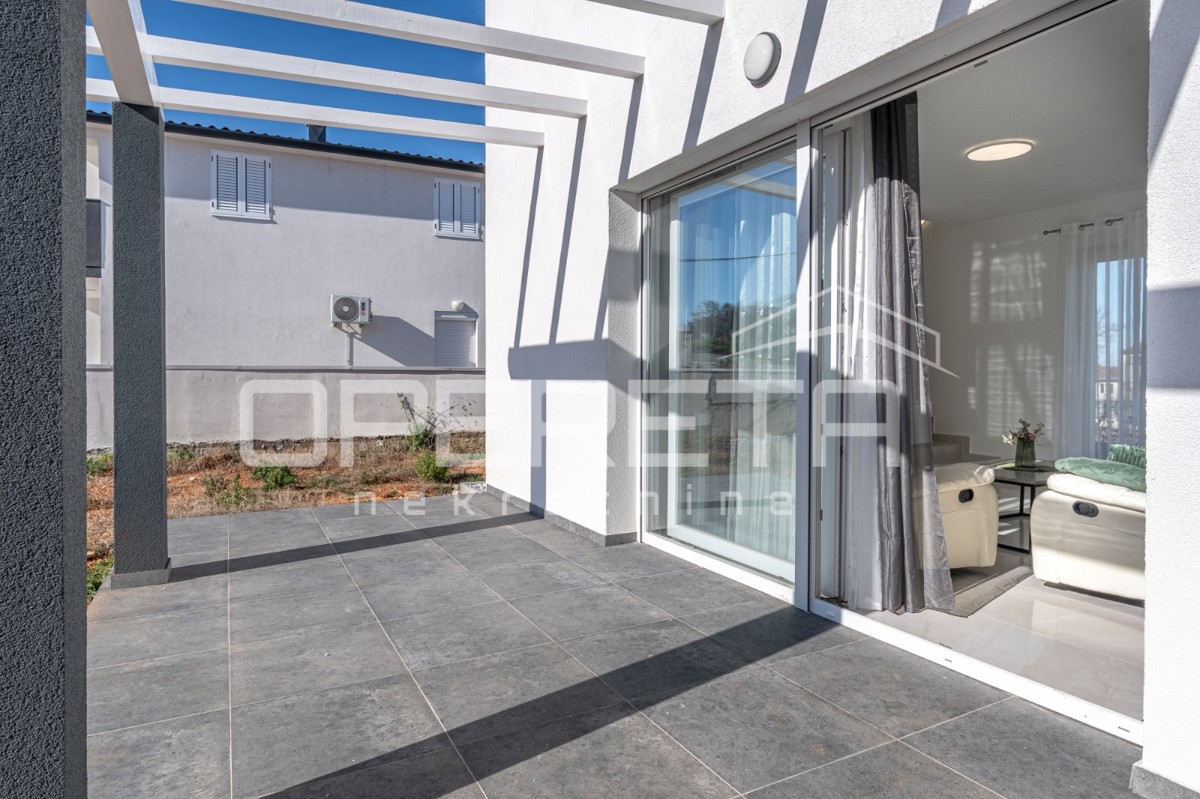 Vendita, Casa, Momjan, Momjan, Edificio doppio, 231m2