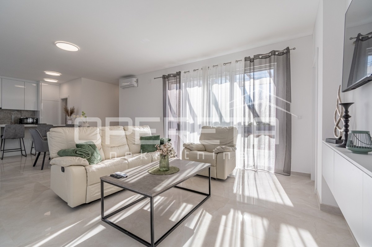 Vendita, Casa, Momjan, Momjan, Edificio doppio, 231m2