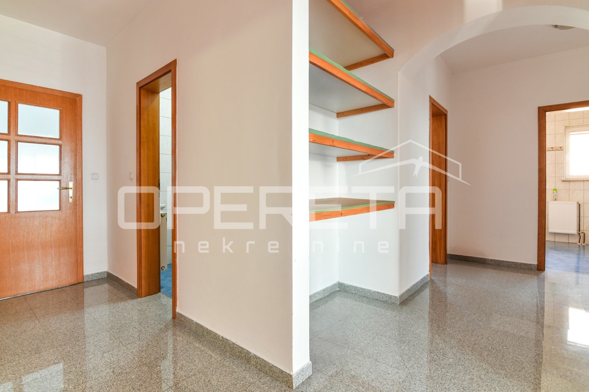 Vendita, Casa, Gajnice, Zelena magistrala, Indipendente, 340m2