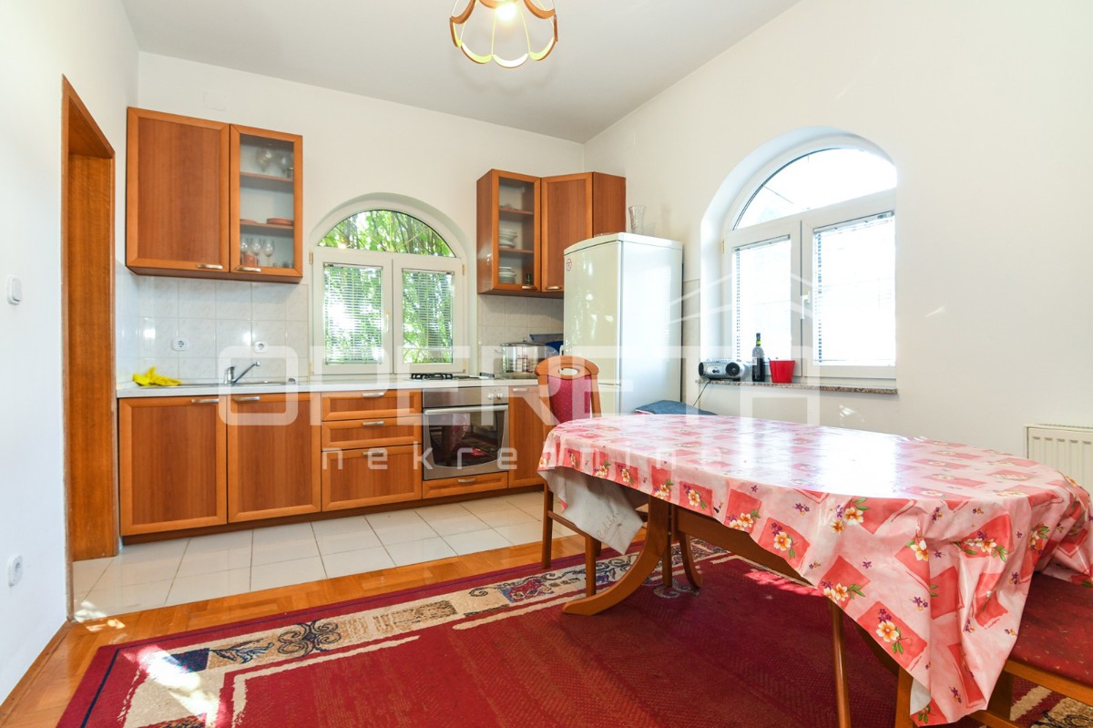 Vendita, Casa, Gajnice, Zelena magistrala, Indipendente, 340m2