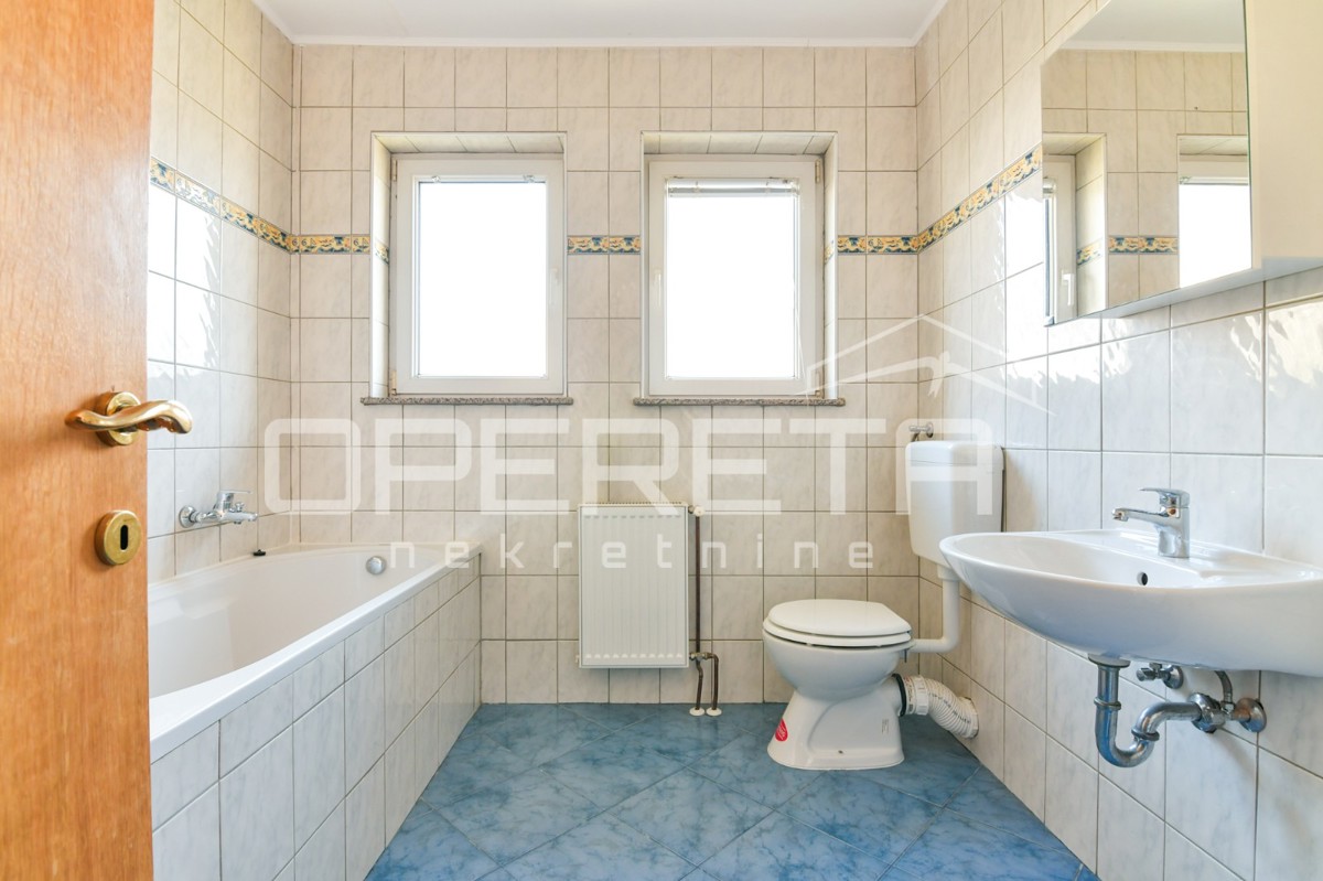 Vendita, Casa, Gajnice, Zelena magistrala, Indipendente, 340m2