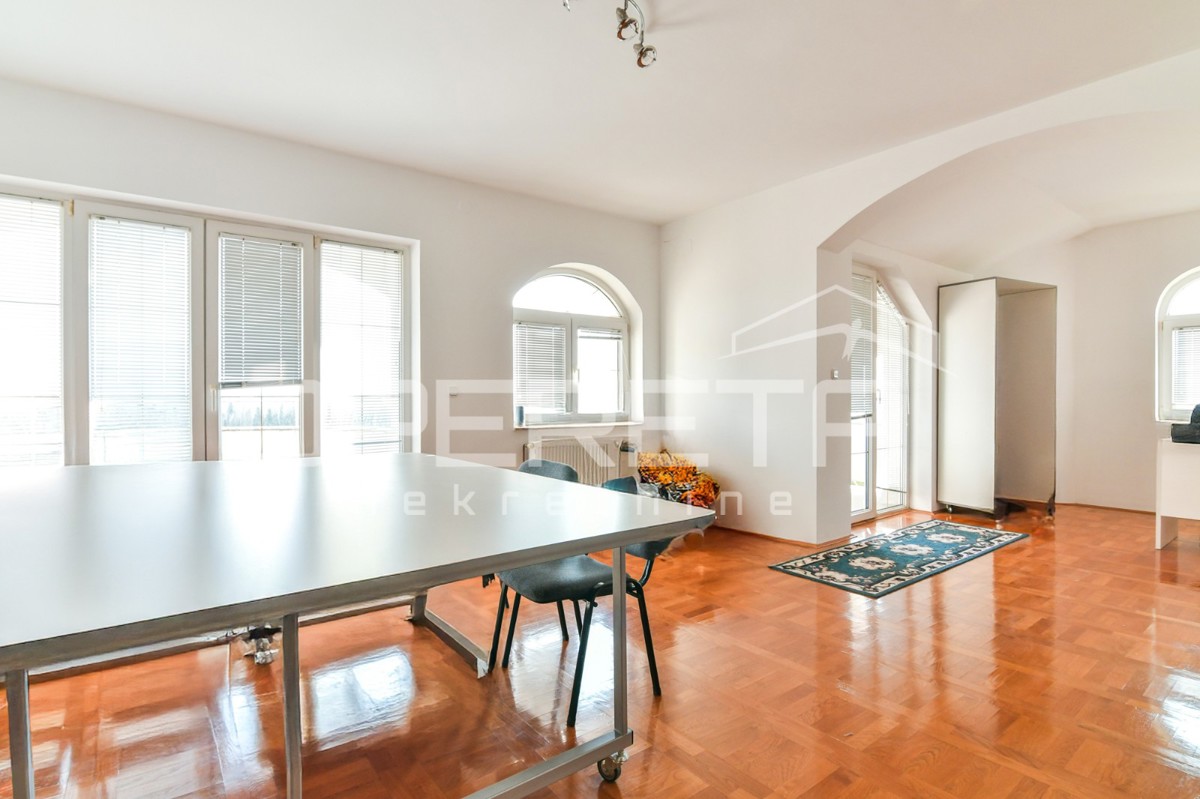 Vendita, Casa, Gajnice, Zelena magistrala, Indipendente, 340m2