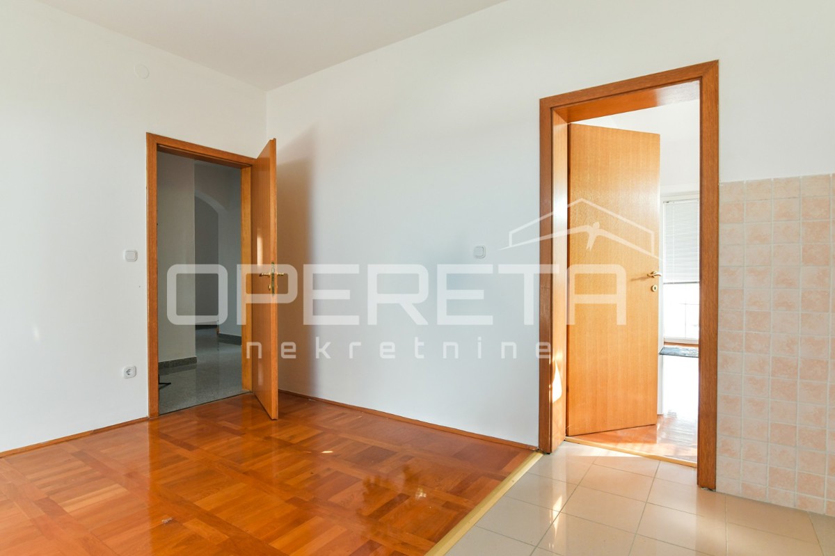 Vendita, Casa, Gajnice, Zelena magistrala, Indipendente, 340m2