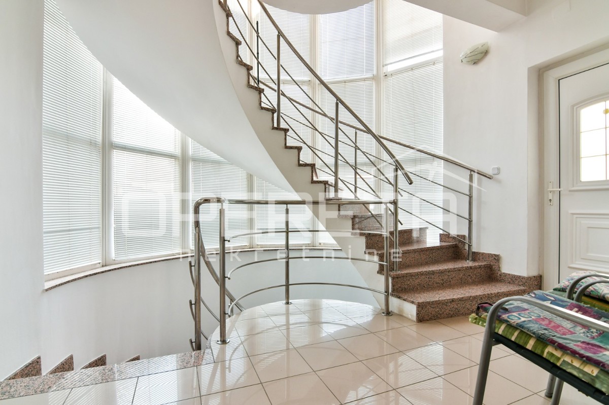 Vendita, Casa, Gajnice, Zelena magistrala, Indipendente, 340m2