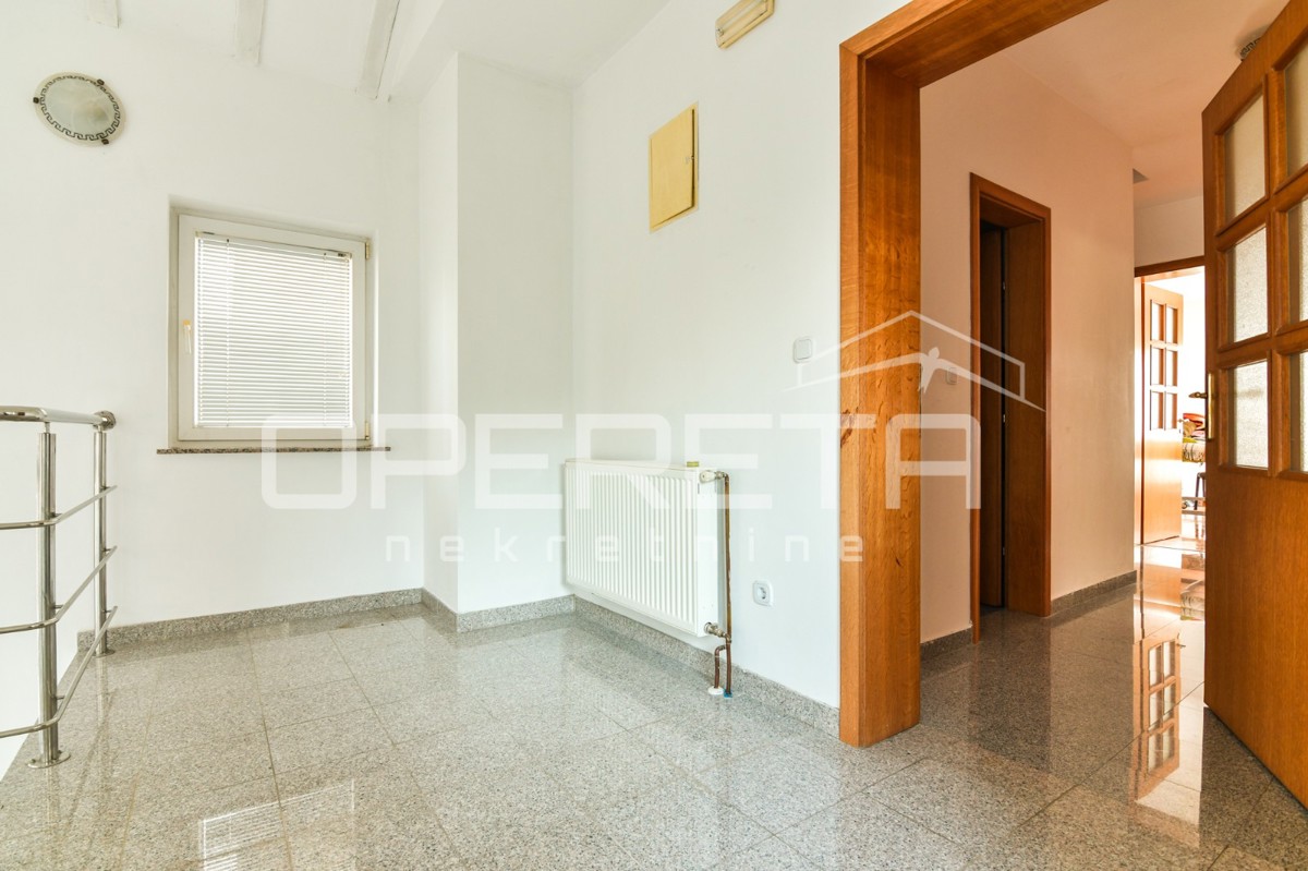 Vendita, Casa, Gajnice, Zelena magistrala, Indipendente, 340m2