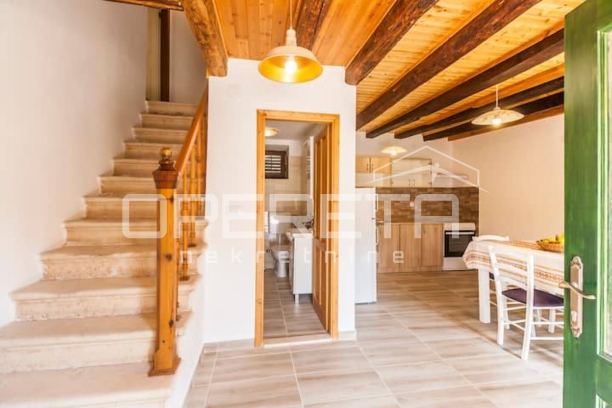 Casa a schiera adattata e affascinante di 100m2 a Marčana