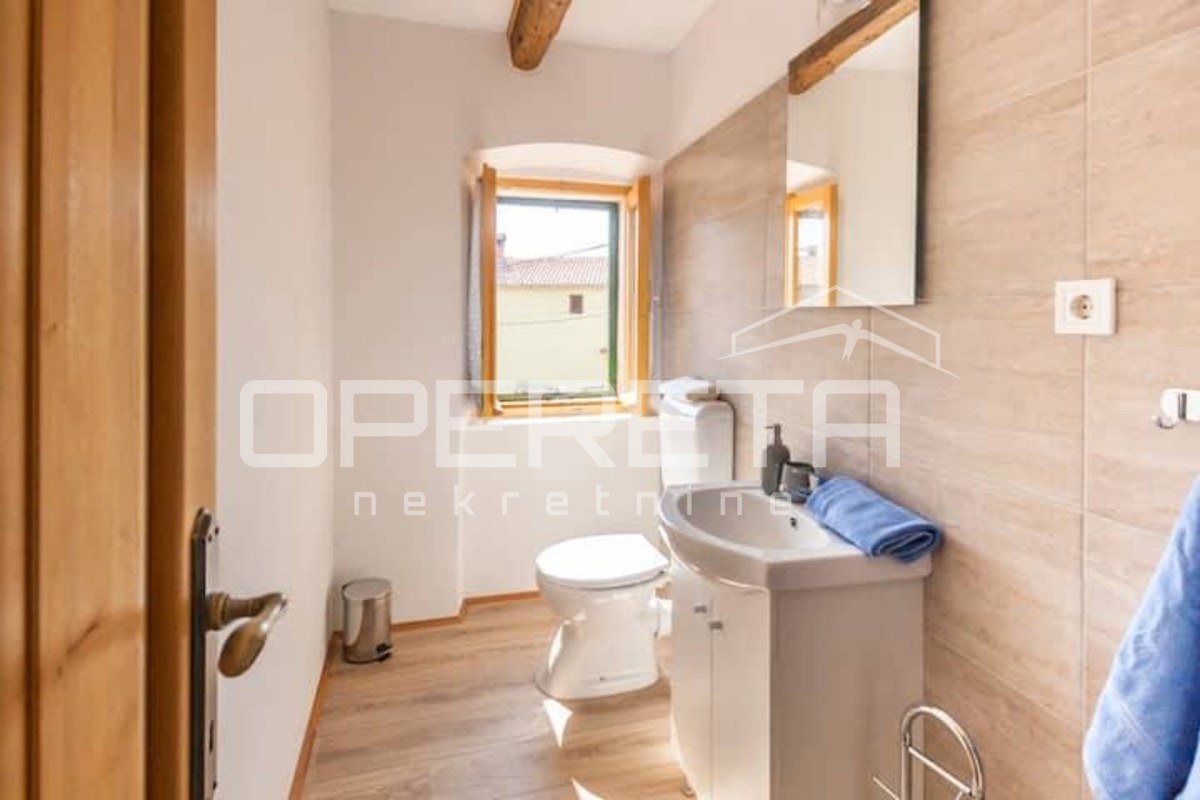 Casa a schiera adattata e affascinante di 100m2 a Marčana