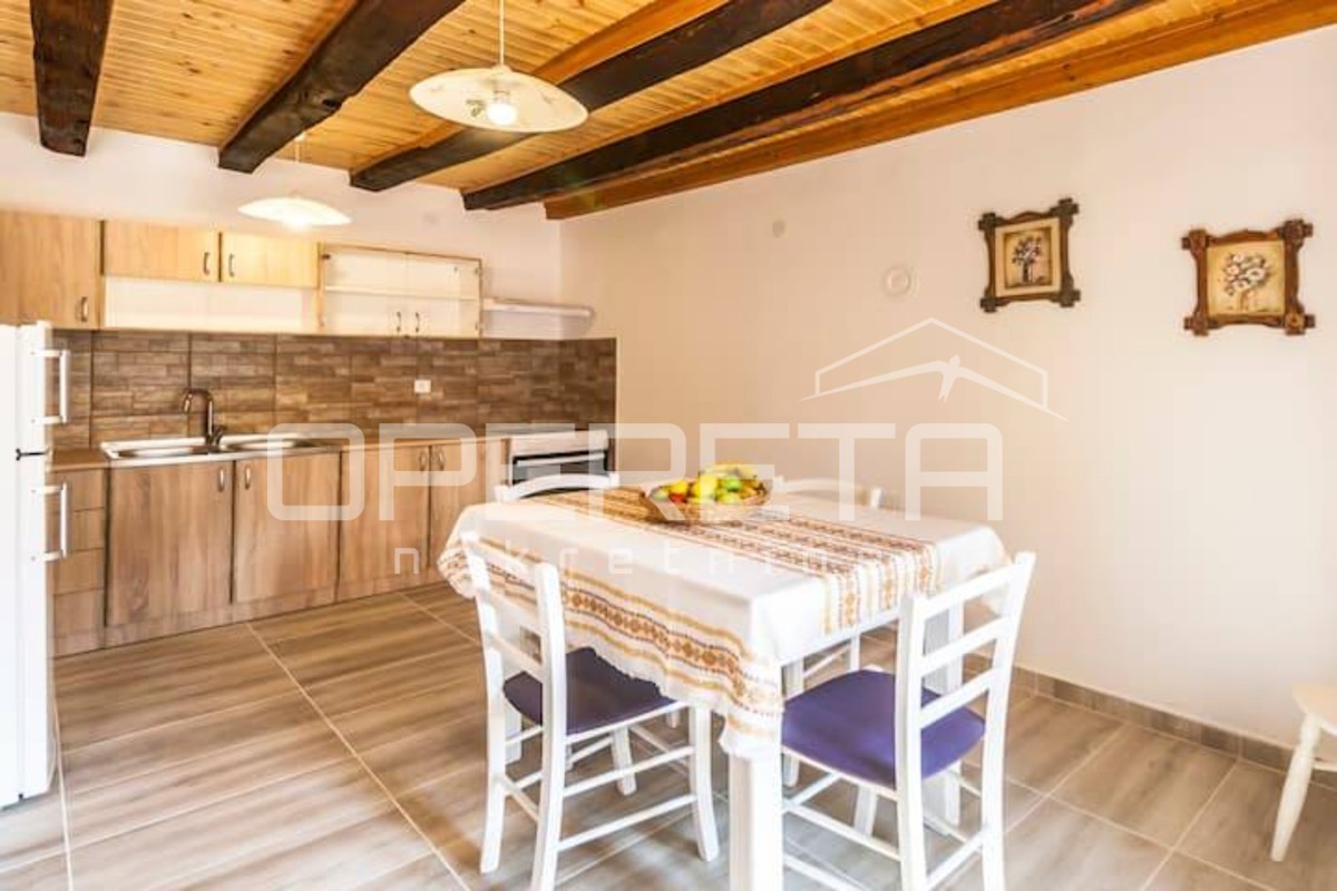 Casa a schiera adattata e affascinante di 100m2 a Marčana