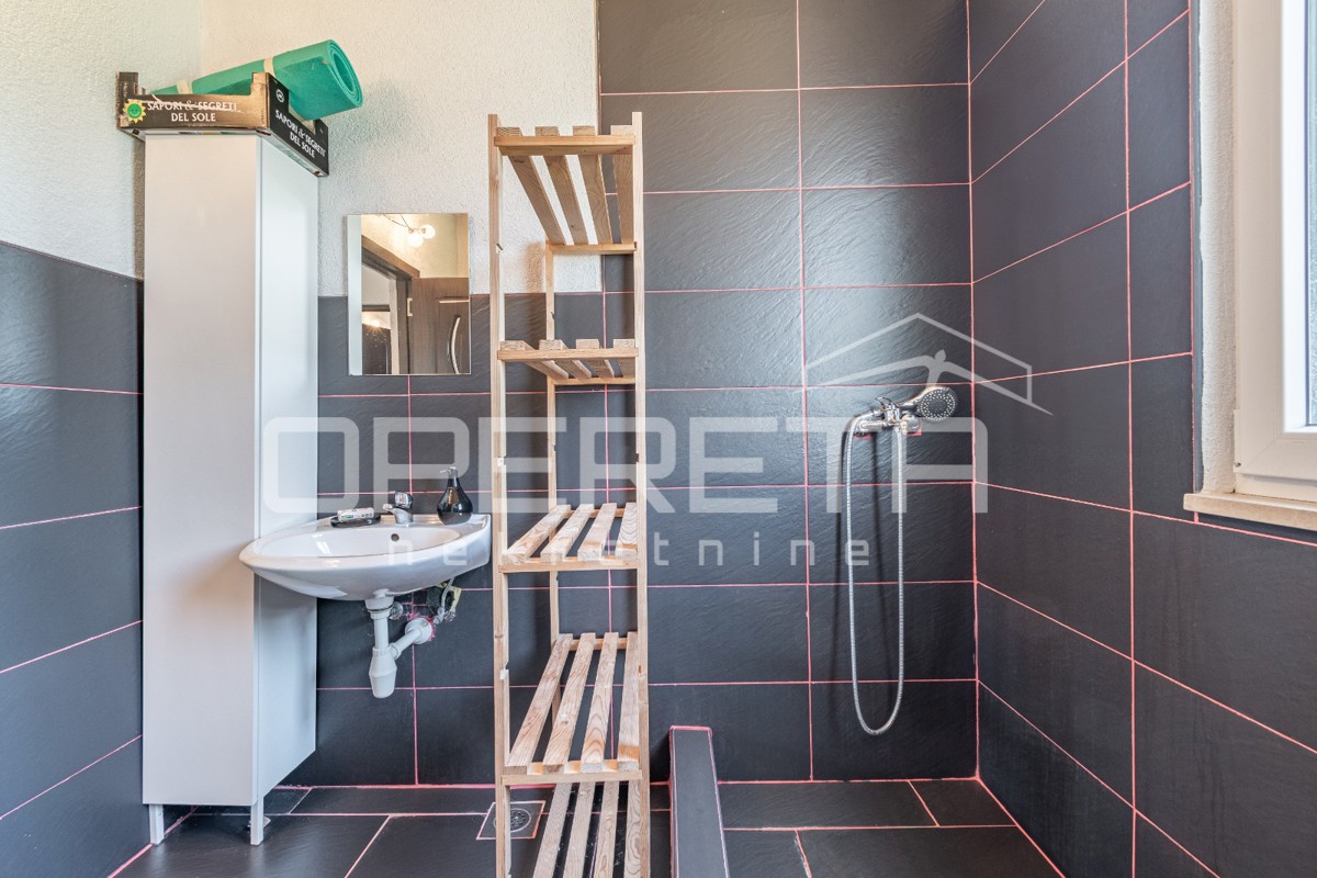 Casa indipendente al piano terra di 84 m2 vicino a Valtura circondata dal verde.