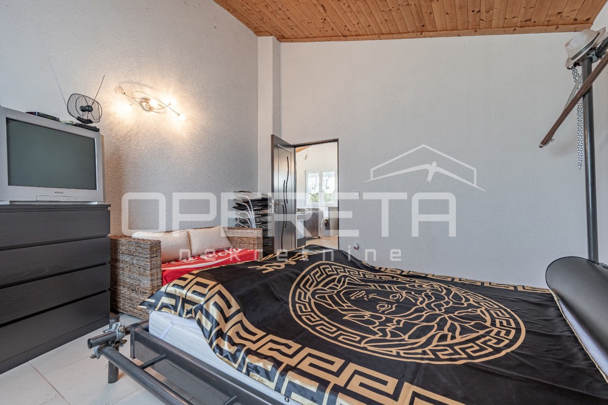 Casa indipendente al piano terra di 84 m2 vicino a Valtura circondata dal verde.