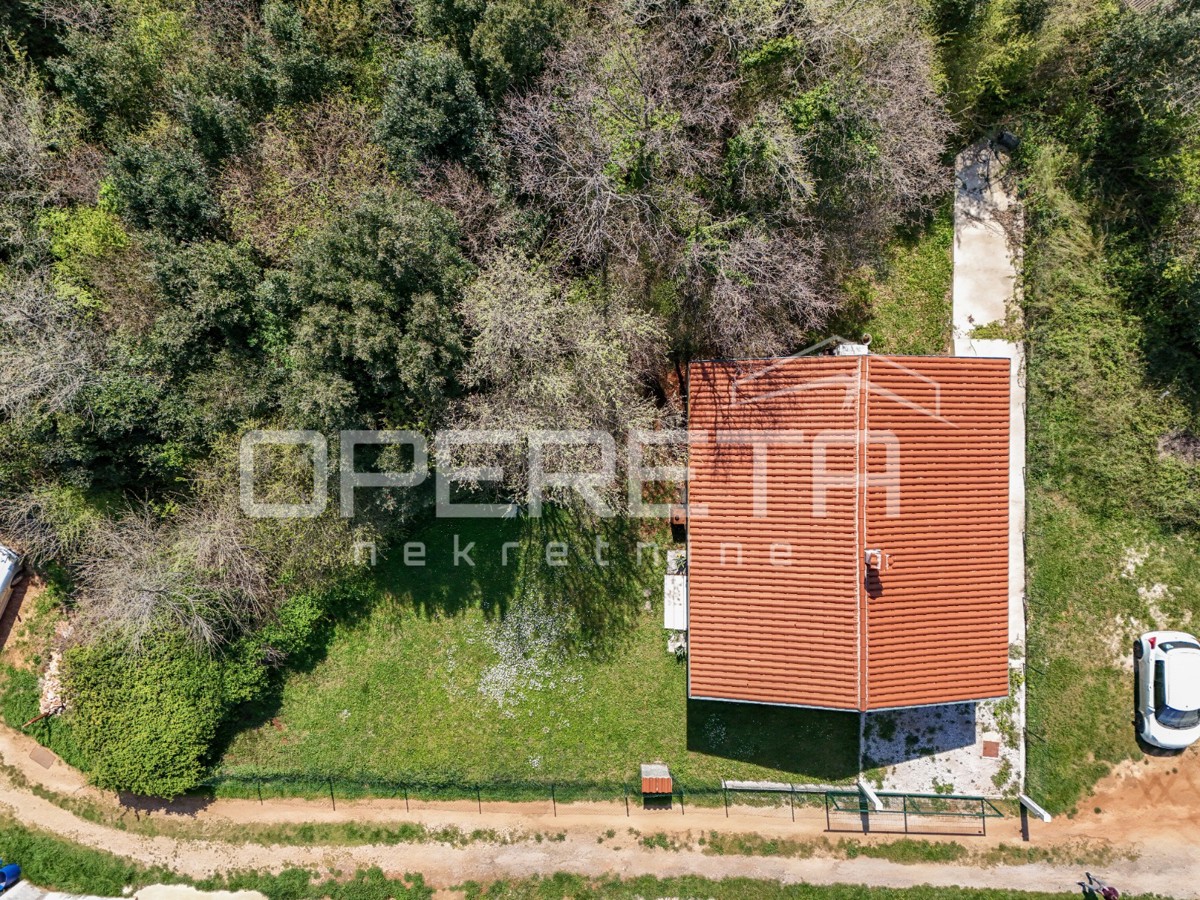 Casa indipendente al piano terra di 84 m2 vicino a Valtura circondata dal verde.