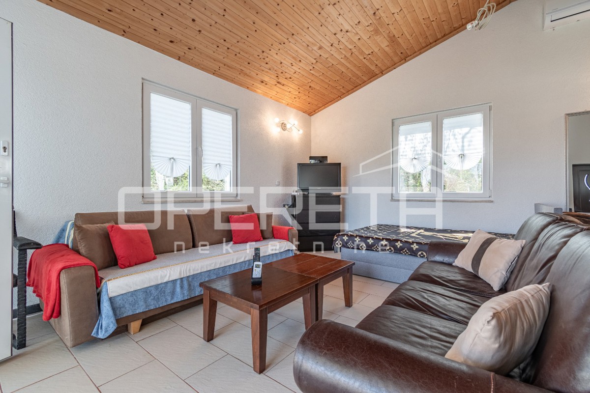 Casa indipendente al piano terra di 84 m2 vicino a Valtura circondata dal verde.