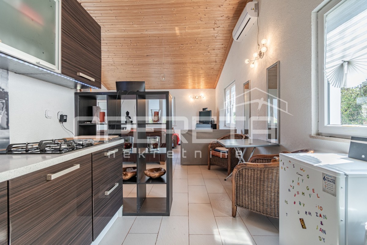 Casa indipendente al piano terra di 84 m2 vicino a Valtura circondata dal verde.