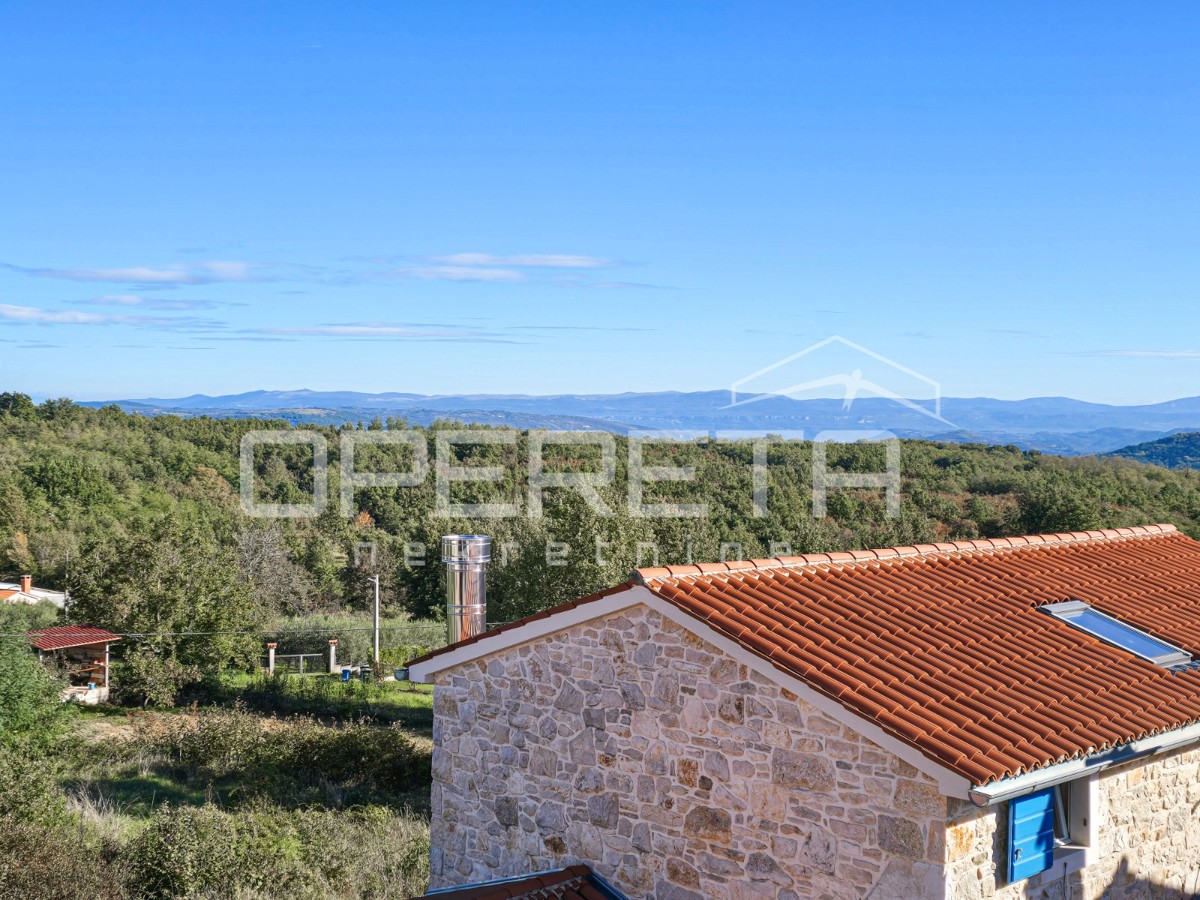 Istria, Zona di Vižinada – Casa istriana ristrutturata con piscina e vista