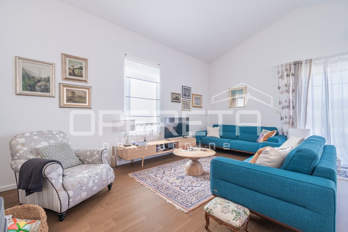 Istria, Tinjan - villa singola con piscina e giardino