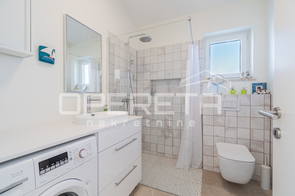 Istria, Tinjan - villa singola con piscina e giardino