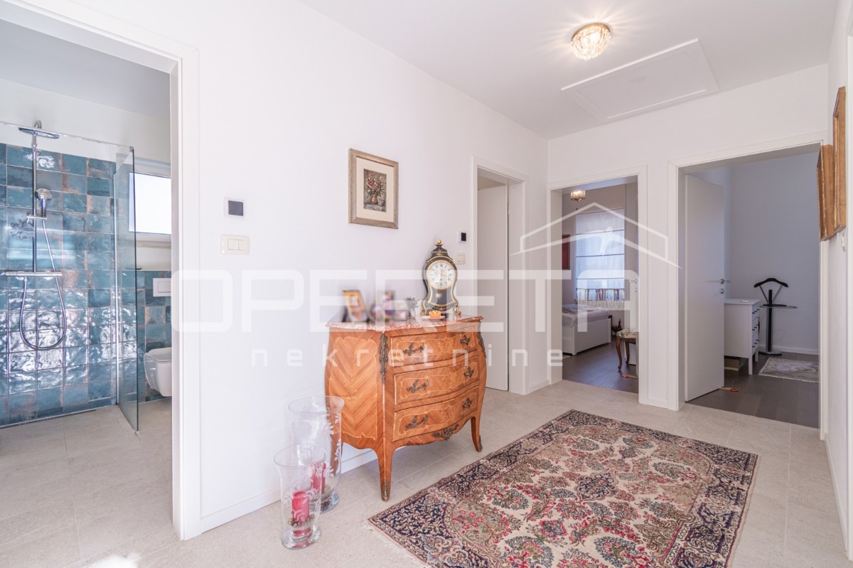 Istria, Tinjan - villa singola con piscina e giardino