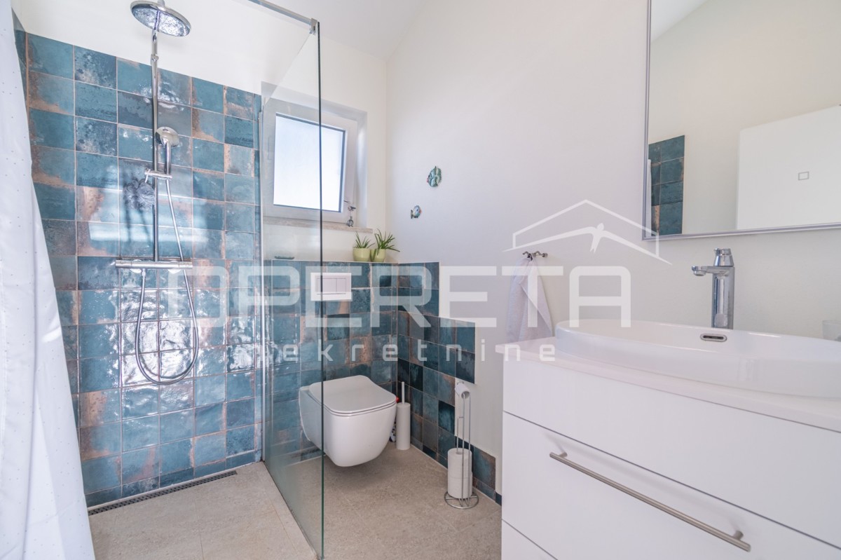 Istria, Tinjan - villa singola con piscina e giardino