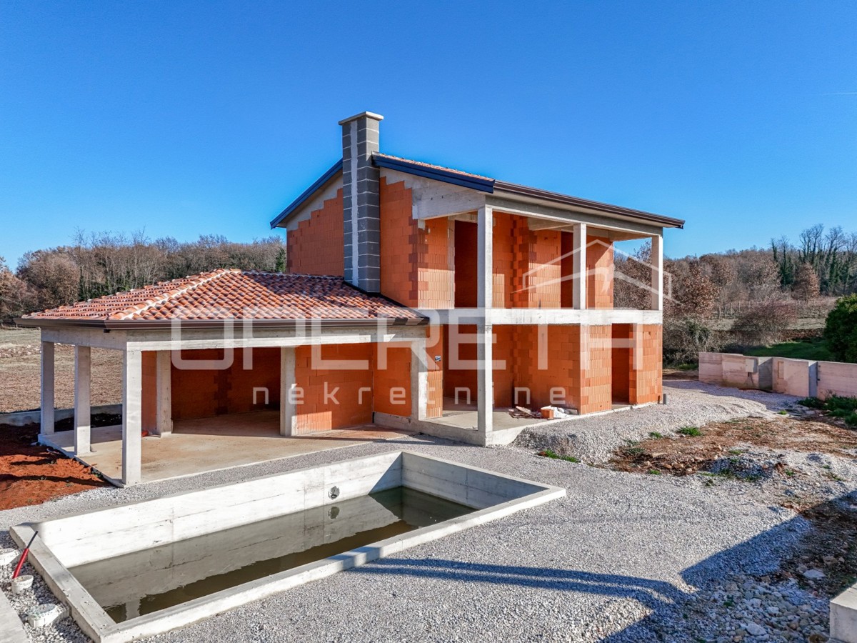 Istria, nei dintorni di Višnjan - Casa indipendente in fase di roh bau