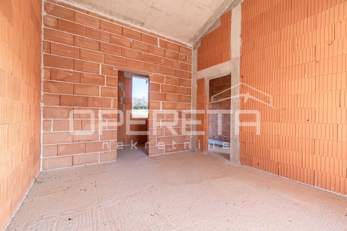 Istria, nei dintorni di Višnjan - Casa indipendente in fase di roh bau