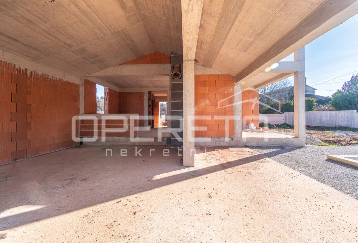 Istria, nei dintorni di Višnjan - Casa indipendente in fase di roh bau