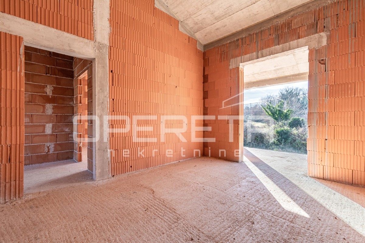 Istria, nei dintorni di Višnjan - Casa indipendente in fase di roh bau