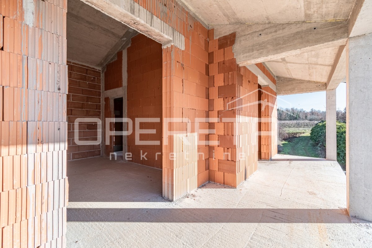 Istria, nei dintorni di Višnjan - Casa indipendente in fase di roh bau