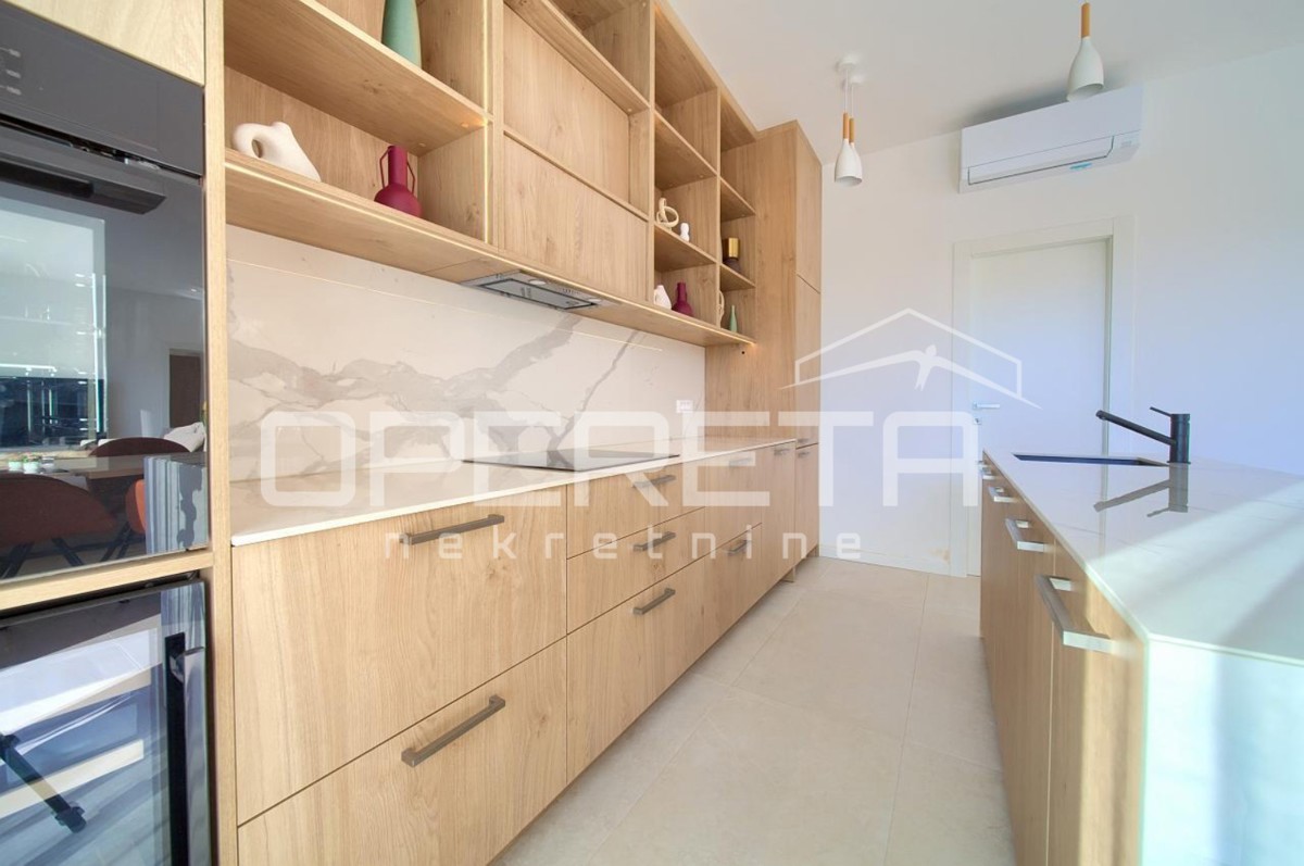 Vendita, Casa, Krk, Linardići , Indipendente, 255m2