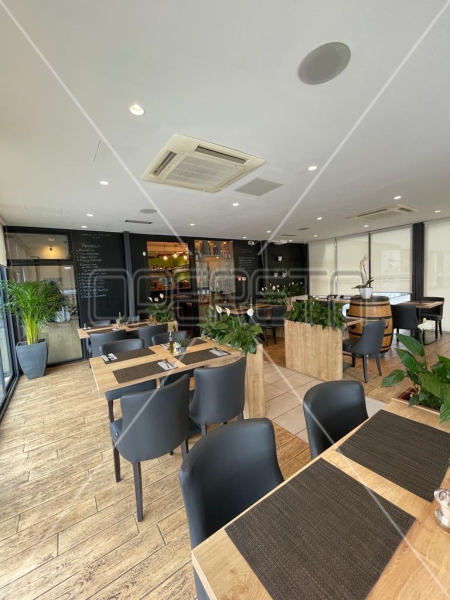 Vendita, Locale su strada, Savica, Lastovska, 149m2