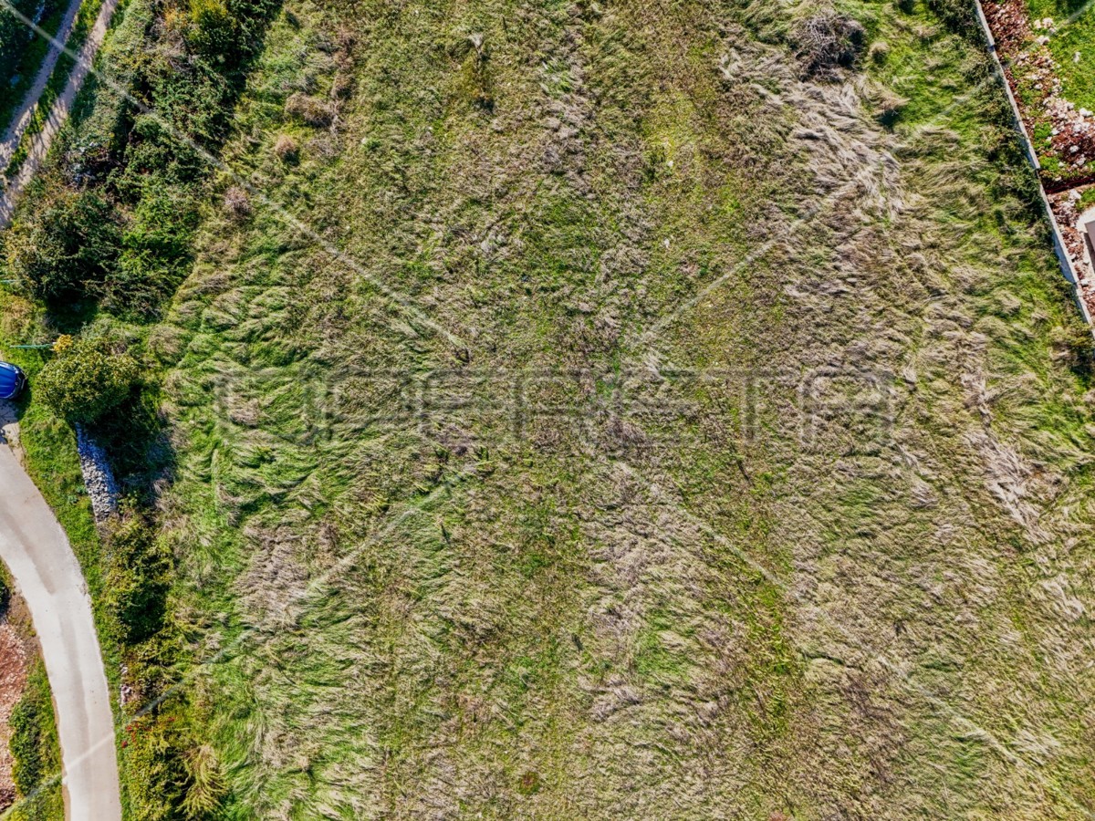 Istria, Marčana – Terreno edificabile con permesso di costruzione definitivo di 590 m2