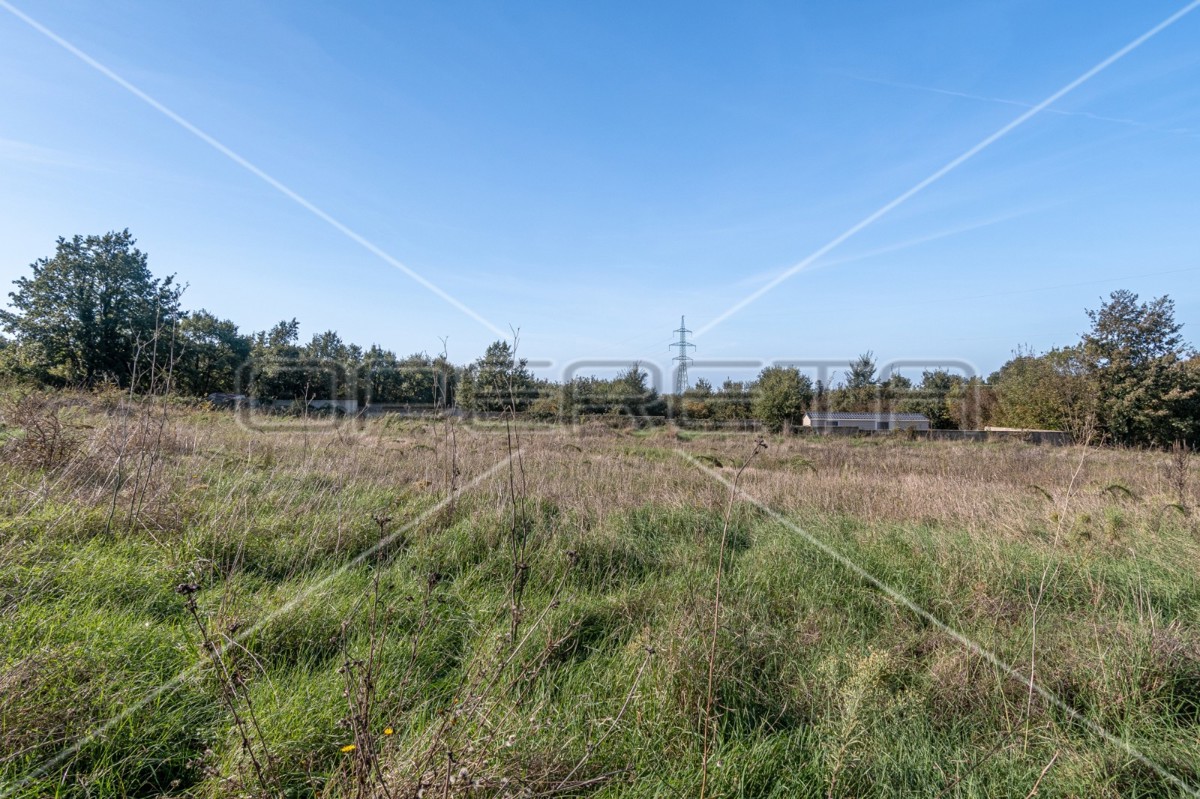Istria, Marčana – Terreno edificabile con permesso di costruzione definitivo di 590 m2