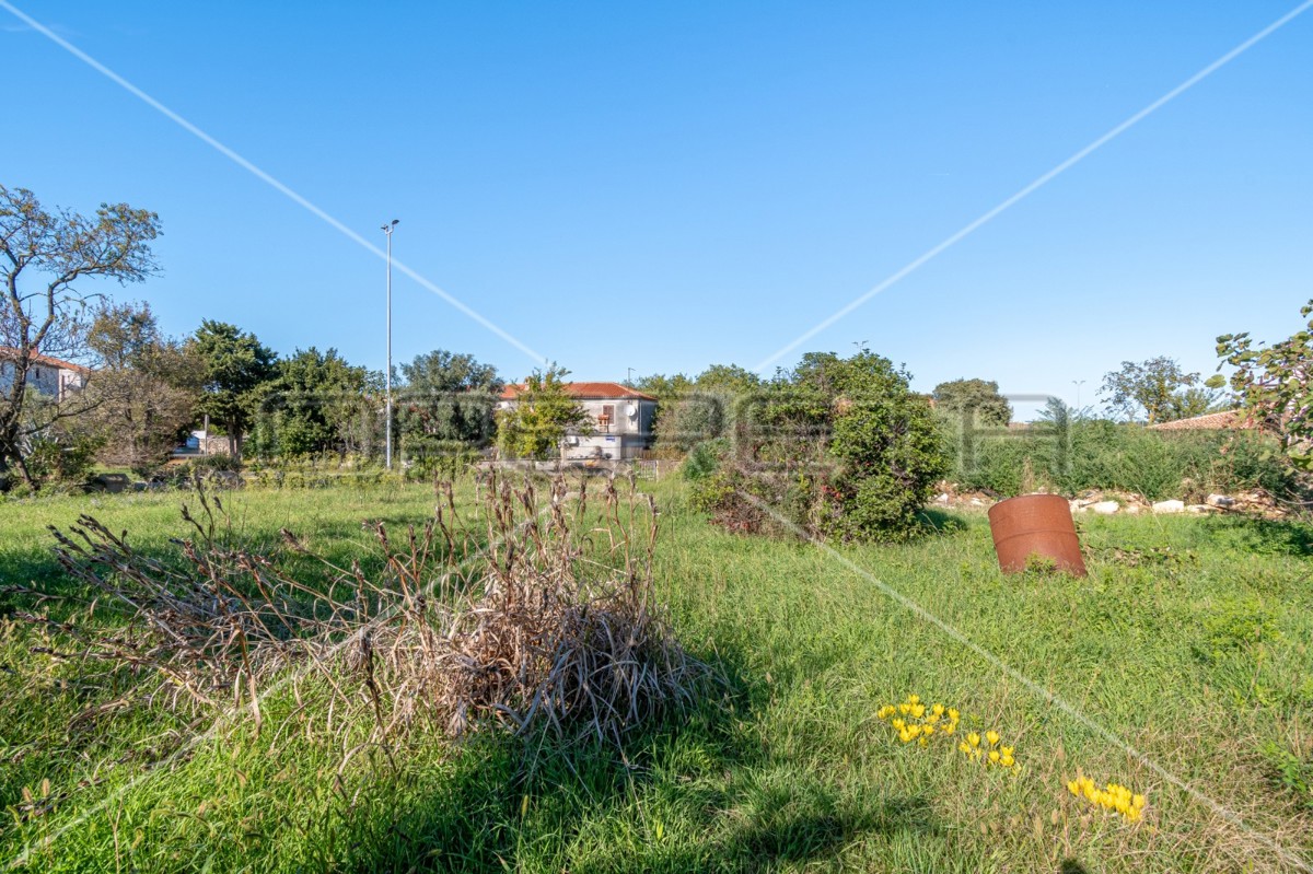 Banjole, terreno edificabile con permesso di costruzione in ottima posizione