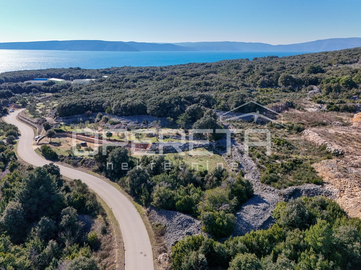 Terreno edificabile con vista panoramica – Krk, 771 m²