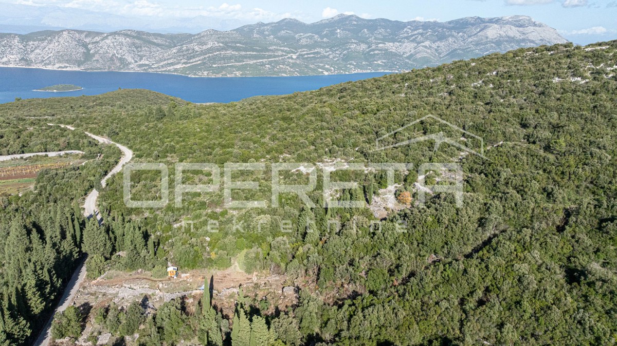 Terreno agricolo attraente di 9400 m2, non lontano dal mare, Pupnat