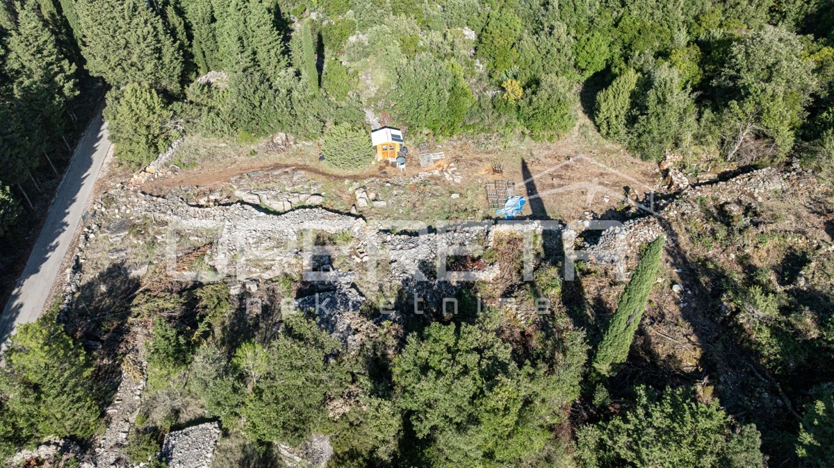 Terreno agricolo attraente di 9400 m2, non lontano dal mare, Pupnat
