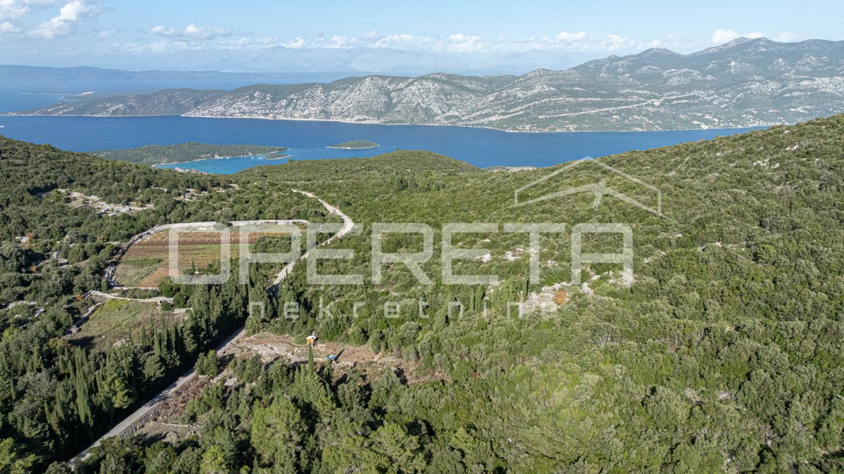 Terreno agricolo attraente di 9400 m2, non lontano dal mare, Pupnat