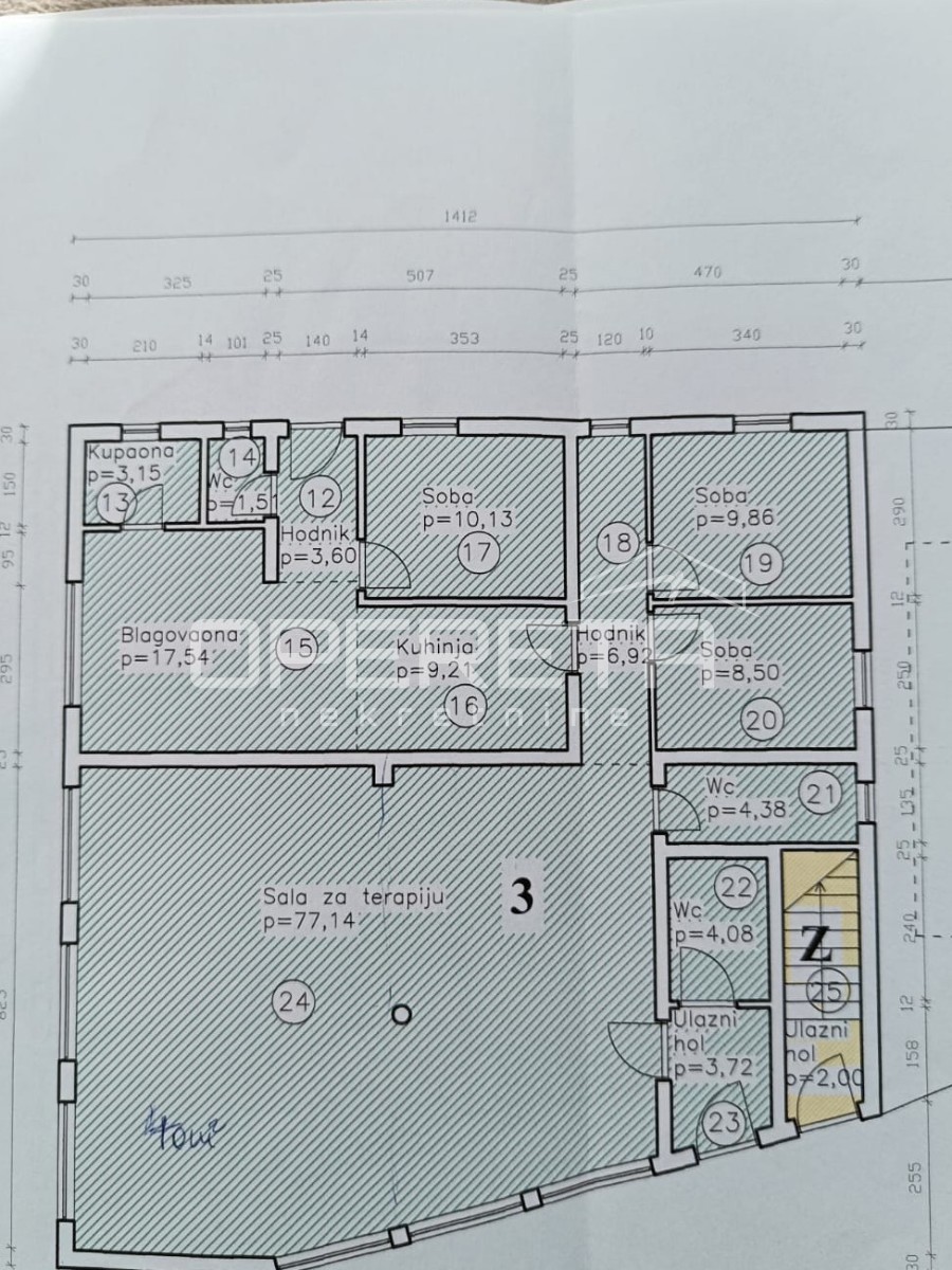 Istria, dintorni di Karigador – due appartamenti e locale commerciale con piscina e giardino