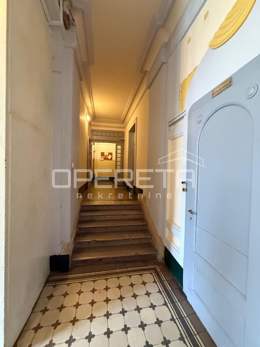 Appartamento di sei stanze nel centro di Fiume