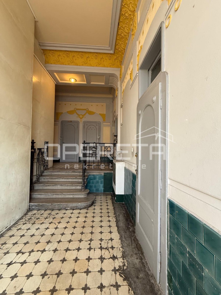 Appartamento di sei stanze nel centro di Fiume