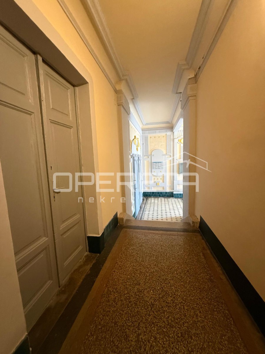 Appartamento di sei stanze nel centro di Fiume