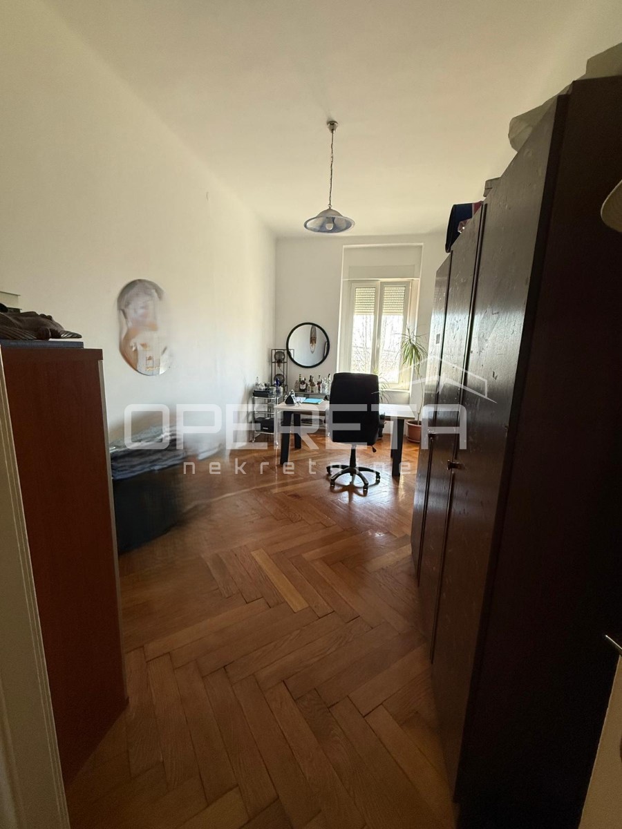 Appartamento di sei stanze nel centro di Fiume