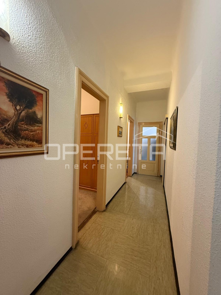 Appartamento di sei stanze nel centro di Fiume