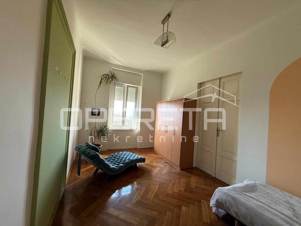 Appartamento di sei stanze nel centro di Fiume