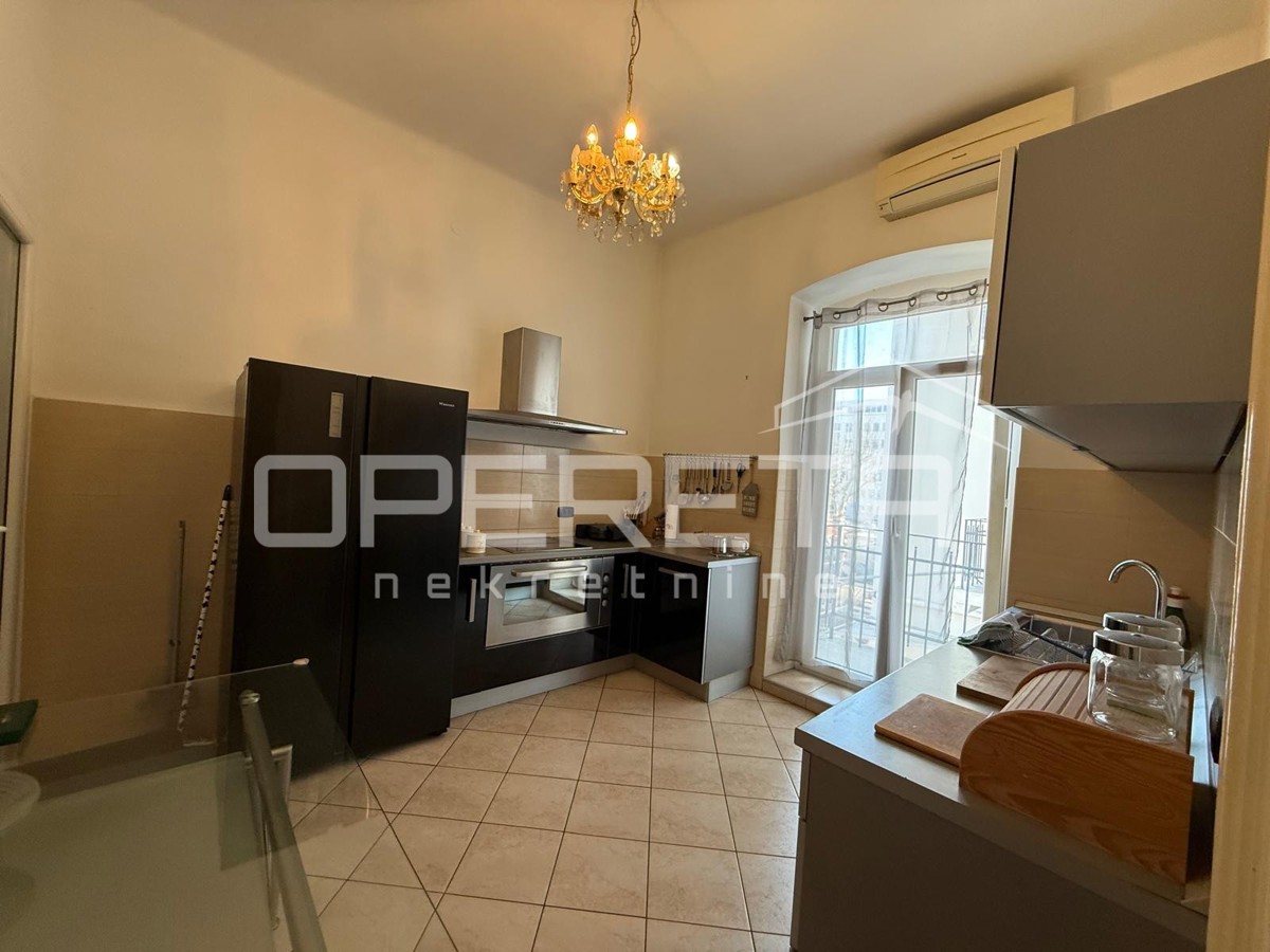 Appartamento di sei stanze nel centro di Fiume