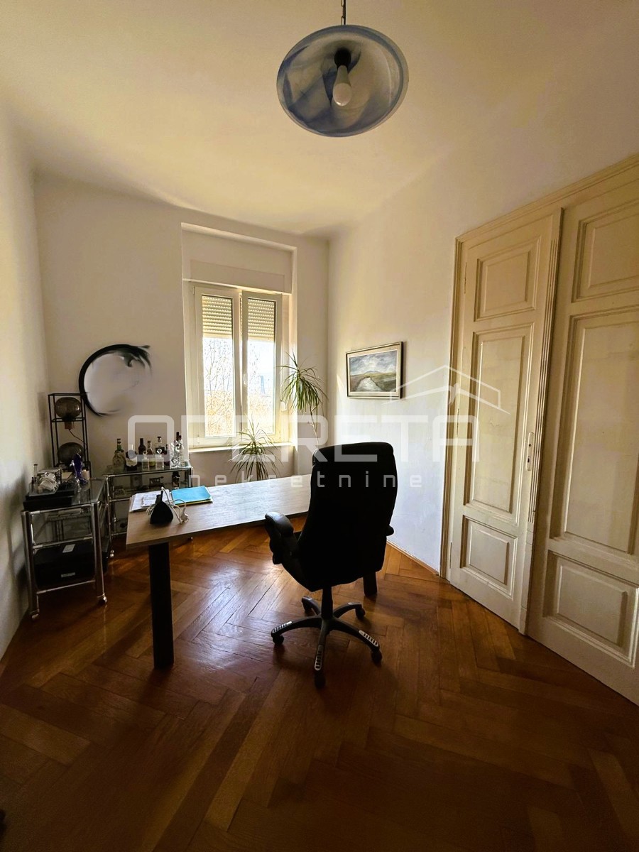 Appartamento di sei stanze nel centro di Fiume