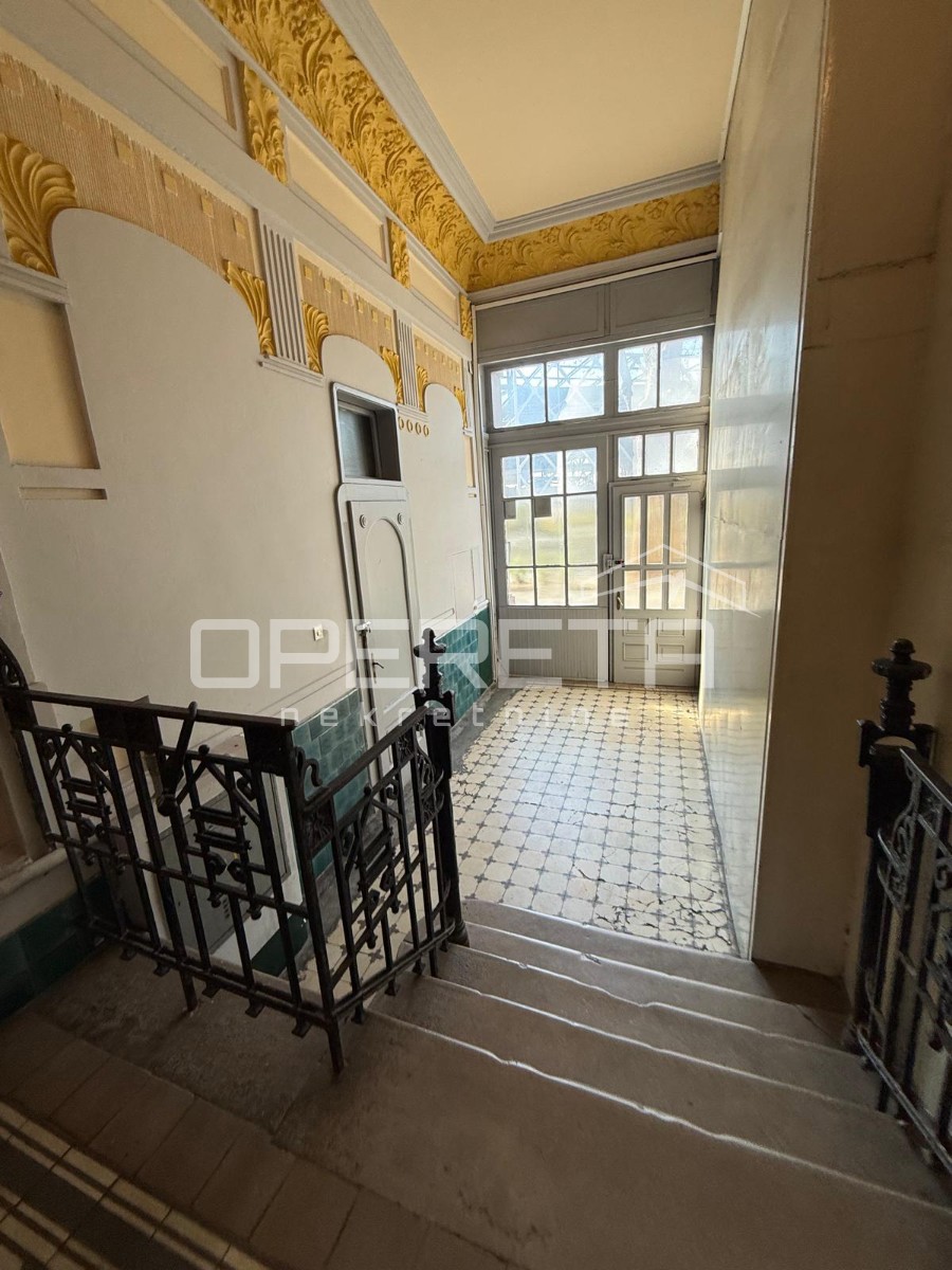 Appartamento di sei stanze nel centro di Fiume