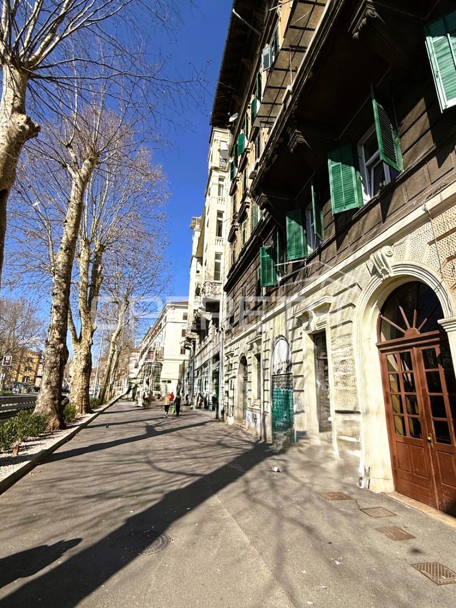 Appartamento di sei stanze nel centro di Fiume