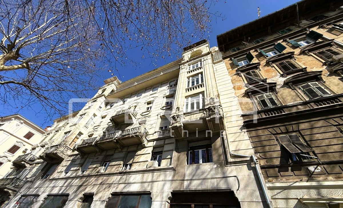 Appartamento di sei stanze nel centro di Fiume