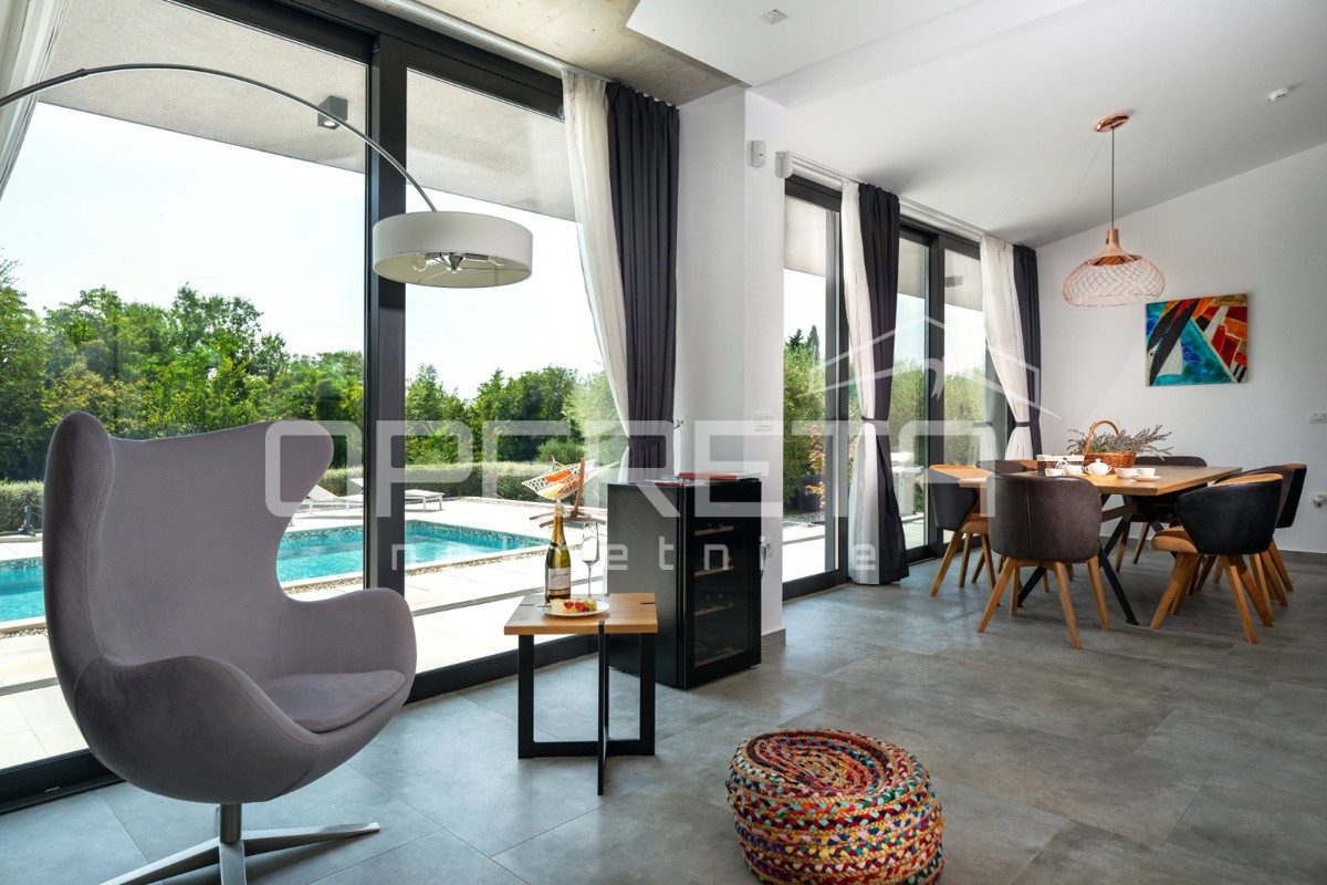 Villa di lusso su un ampio terreno e in tranquillità, Rakalj (Istria)